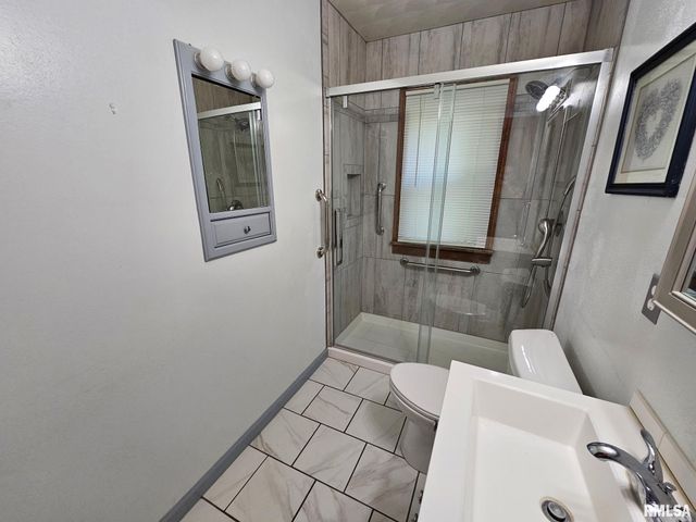 1218 S 3RD Street, Pekin, IL 61554