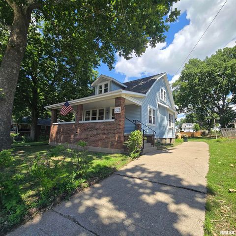 1218 S 3RD Street, Pekin, IL 61554