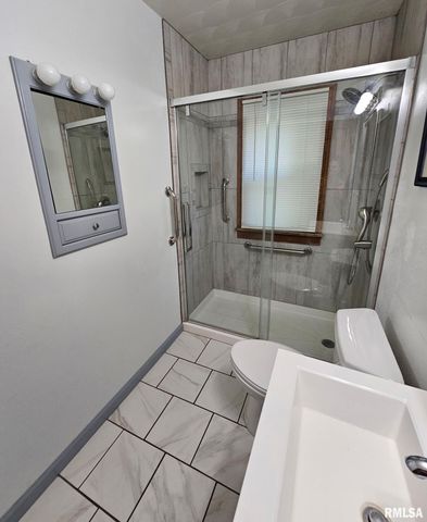1218 S 3RD Street, Pekin, IL 61554