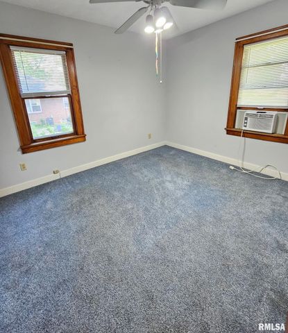 1218 S 3RD Street, Pekin, IL 61554