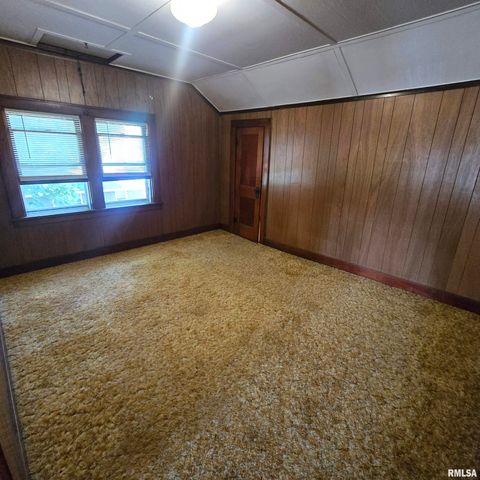 1218 S 3RD Street, Pekin, IL 61554