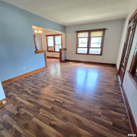 1218 S 3RD Street, Pekin, IL 61554