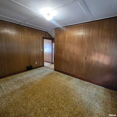 1218 S 3RD Street, Pekin, IL 61554