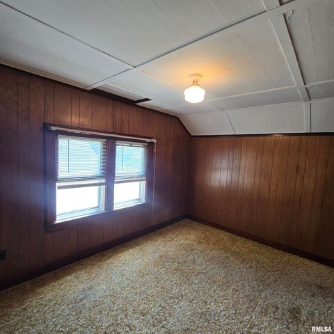 1218 S 3RD Street, Pekin, IL 61554