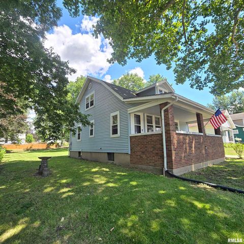 1218 S 3RD Street, Pekin, IL 61554