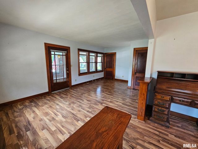 1218 S 3RD Street, Pekin, IL 61554