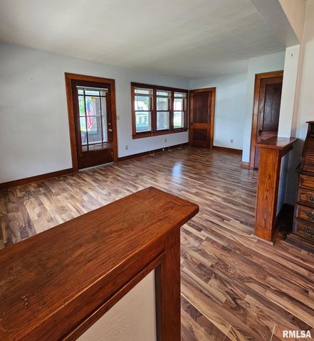 1218 S 3RD Street, Pekin, IL 61554