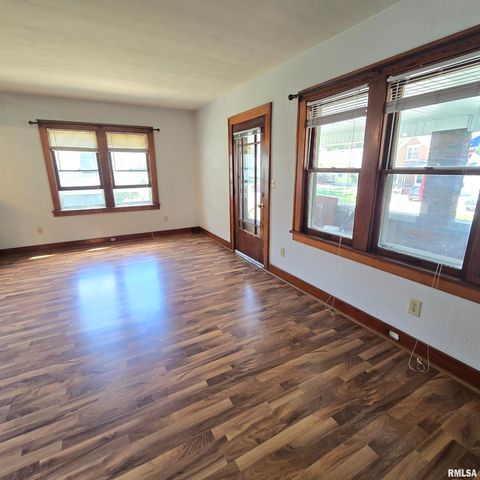 1218 S 3RD Street, Pekin, IL 61554