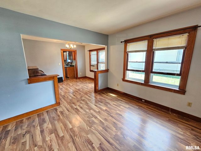 1218 S 3RD Street, Pekin, IL 61554