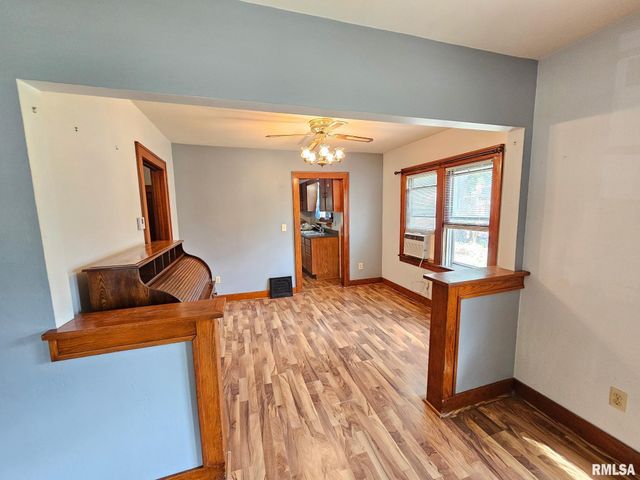 1218 S 3RD Street, Pekin, IL 61554