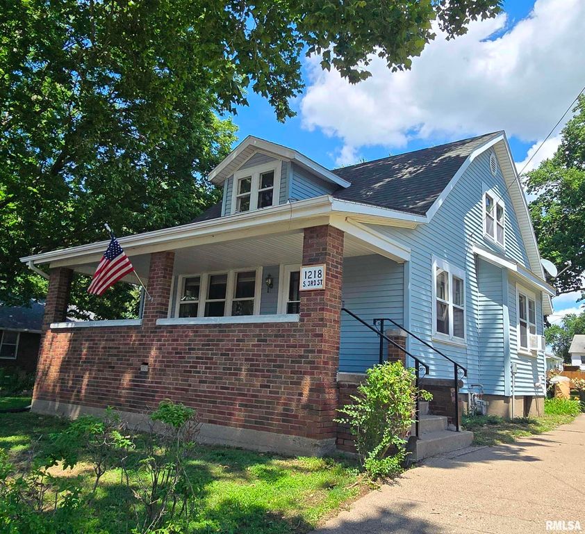 1218 S 3RD Street, Pekin, IL 61554