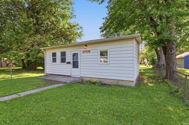 3709 South Park Drive, Fort Wayne, IN 46806