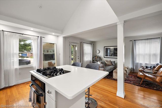 559 E Southlawn Boulevard, Birmingham, MI 48009