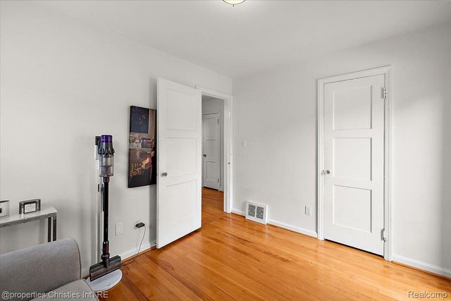 559 E Southlawn Boulevard, Birmingham, MI 48009