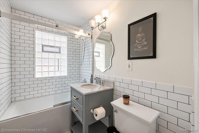 559 E Southlawn Boulevard, Birmingham, MI 48009