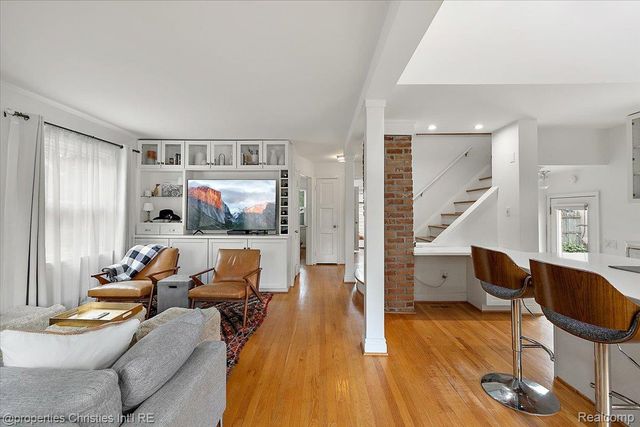 559 E Southlawn Boulevard, Birmingham, MI 48009