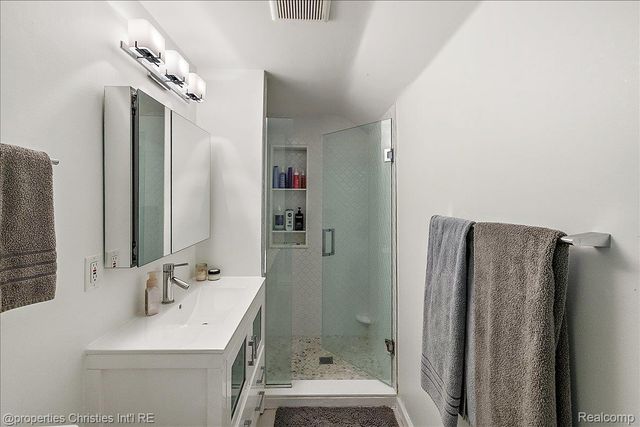 559 E Southlawn Boulevard, Birmingham, MI 48009