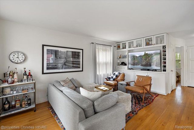 559 E Southlawn Boulevard, Birmingham, MI 48009