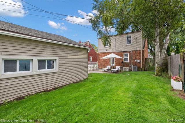 559 E Southlawn Boulevard, Birmingham, MI 48009