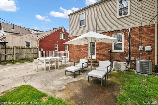 559 E Southlawn Boulevard, Birmingham, MI 48009