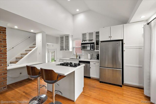 559 E Southlawn Boulevard, Birmingham, MI 48009