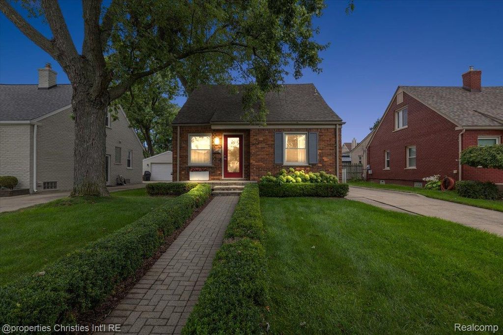 559 E Southlawn Boulevard, Birmingham, MI 48009