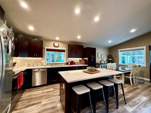 735 Dover Court SE, Ocean Shores, WA 98569