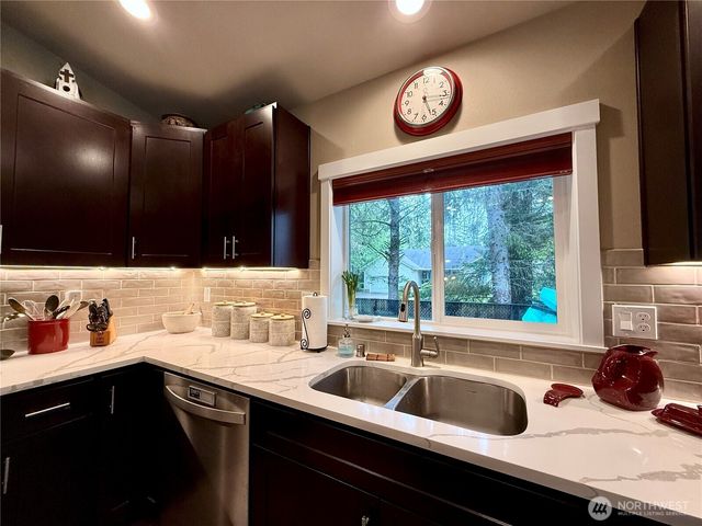 735 Dover Court SE, Ocean Shores, WA 98569