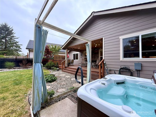 735 Dover Court SE, Ocean Shores, WA 98569