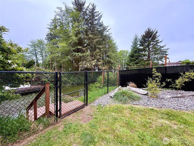 735 Dover Court SE, Ocean Shores, WA 98569