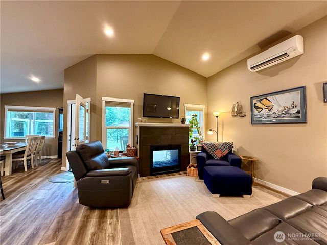 735 Dover Court SE, Ocean Shores, WA 98569