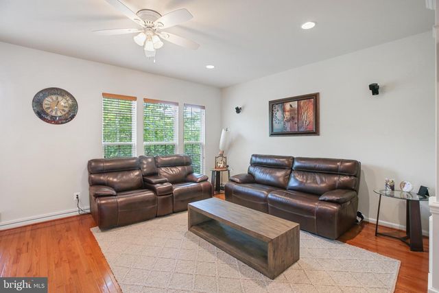25501 AMBER GATE TER, Chantilly, VA 20152