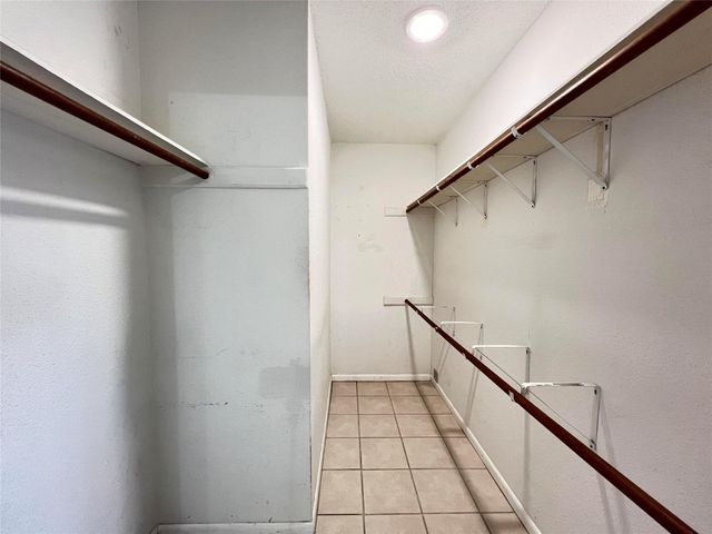 13355 Water Oak LN B, Austin, TX 78729