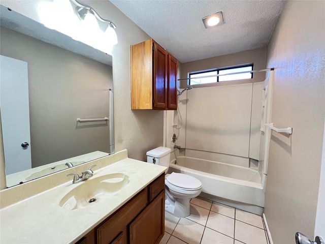 13355 Water Oak LN B, Austin, TX 78729