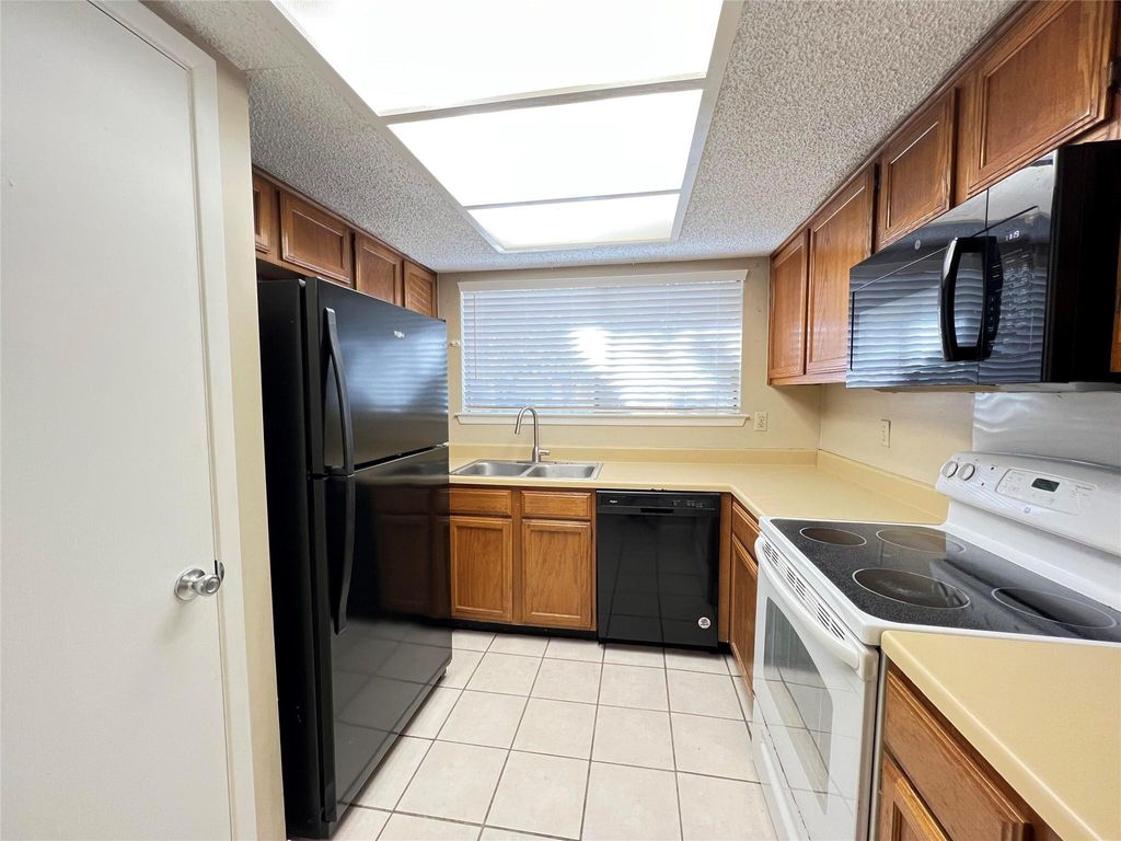 13355 Water Oak LN B, Austin, TX 78729