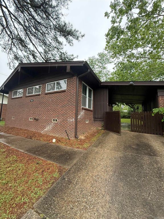94 Broadmoor Drive, Little Rock, AR 72204
