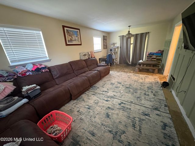 1419 E Second Street, Pass Christian, MS 39571