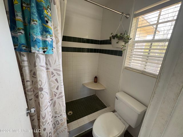 1419 E Second Street, Pass Christian, MS 39571