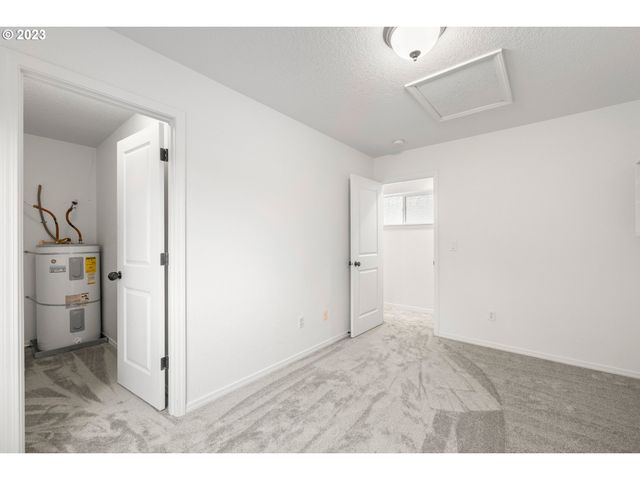 5218 Se TENINO Ct, Portland, OR 97206