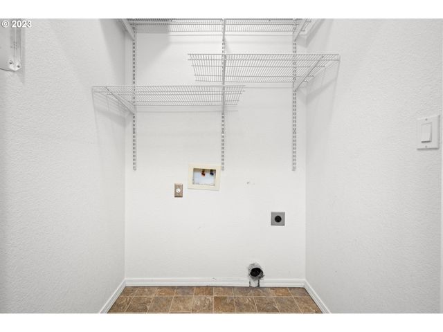 5218 Se TENINO Ct, Portland, OR 97206