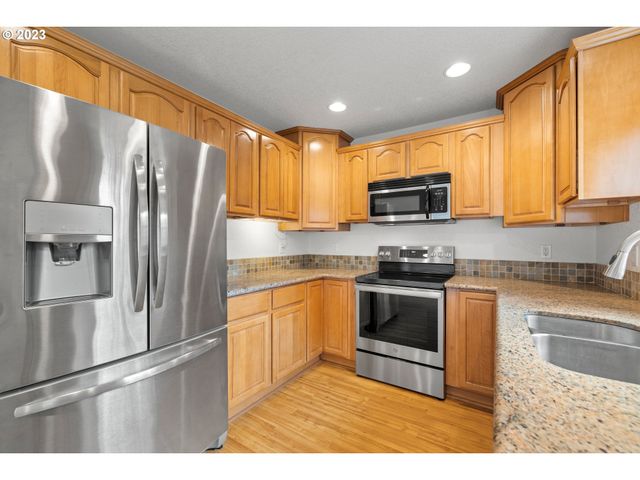 5218 Se TENINO Ct, Portland, OR 97206