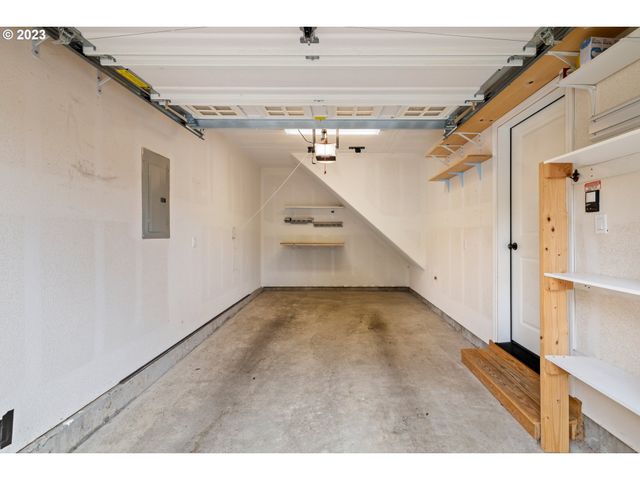 5218 Se TENINO Ct, Portland, OR 97206