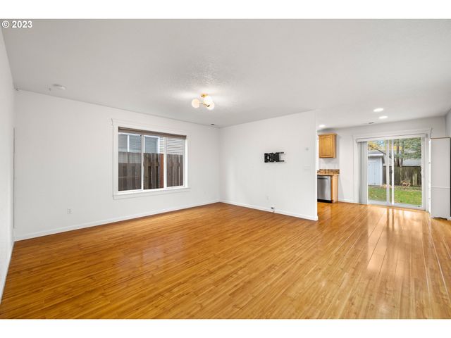 5218 Se TENINO Ct, Portland, OR 97206