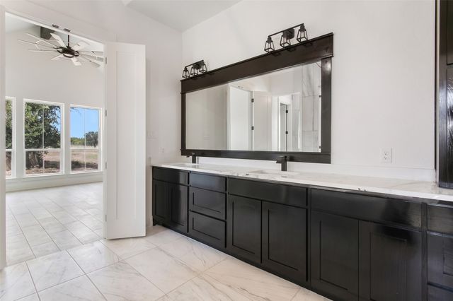 4040 Overlook Way, Weatherford, TX 76085