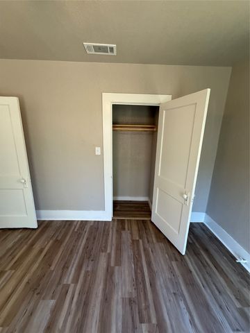 705 E 9th Street, Coleman, TX 76834