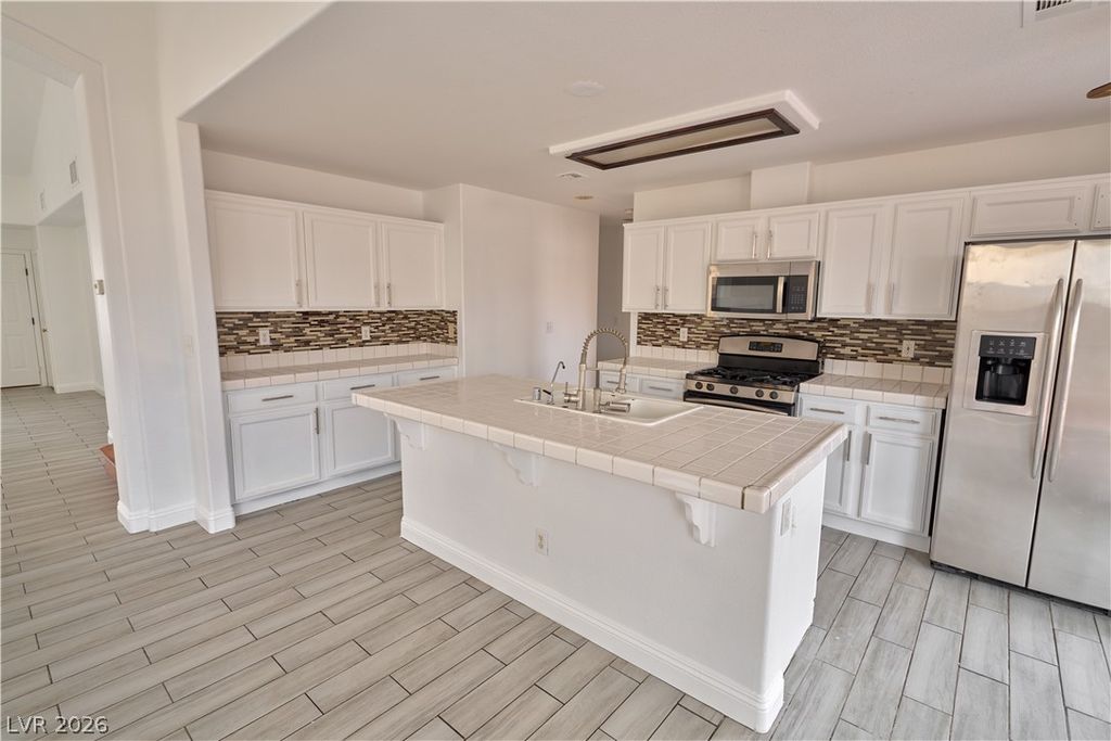 8048 Kentshire Drive, Las Vegas, NV 89117 — photo 3