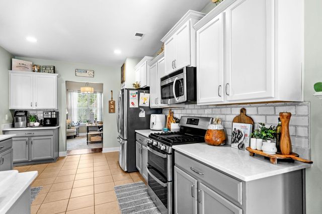 313 Deer Path Dr., Murrells Inlet, SC 29576