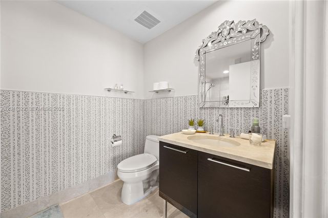 17001 Collins Avenue 3005, Sunny Isles Beach, FL 33160