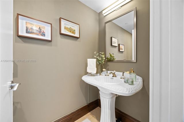 17001 Collins Avenue 3005, Sunny Isles Beach, FL 33160