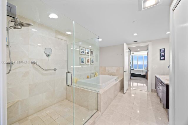 17001 Collins Avenue 3005, Sunny Isles Beach, FL 33160